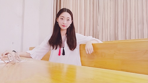 74c3b44db1d34896b11b04df89d327ba.jpg 谭莉.jpg