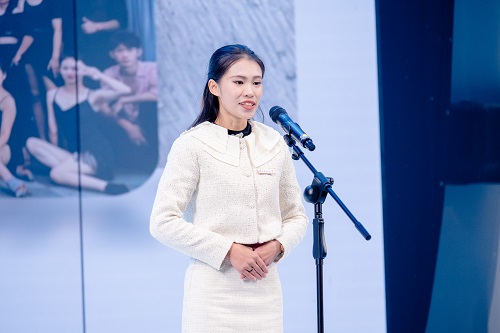 51d24a6967ec4a18a28b108ca8f18620.jpg 潇湘学院何思思演讲.jpg